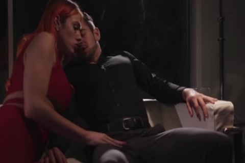 breasty Ts Aspen Brooks acquires A Hard cock Up Her Ts arsehole